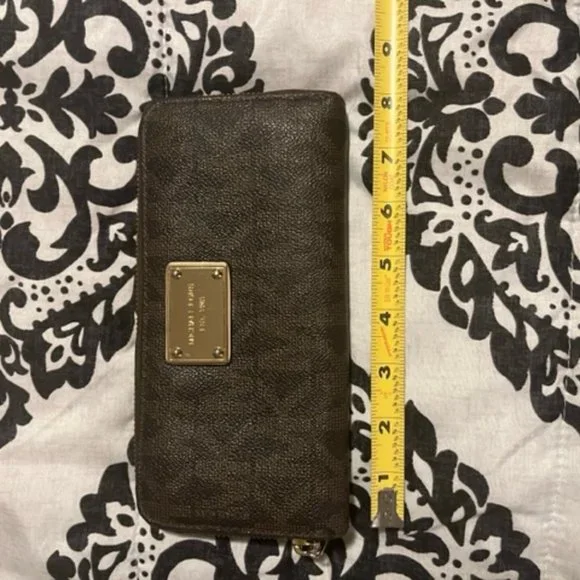 Michael Kors brown pebbled leather zip around wallet - Picture 2 of 4